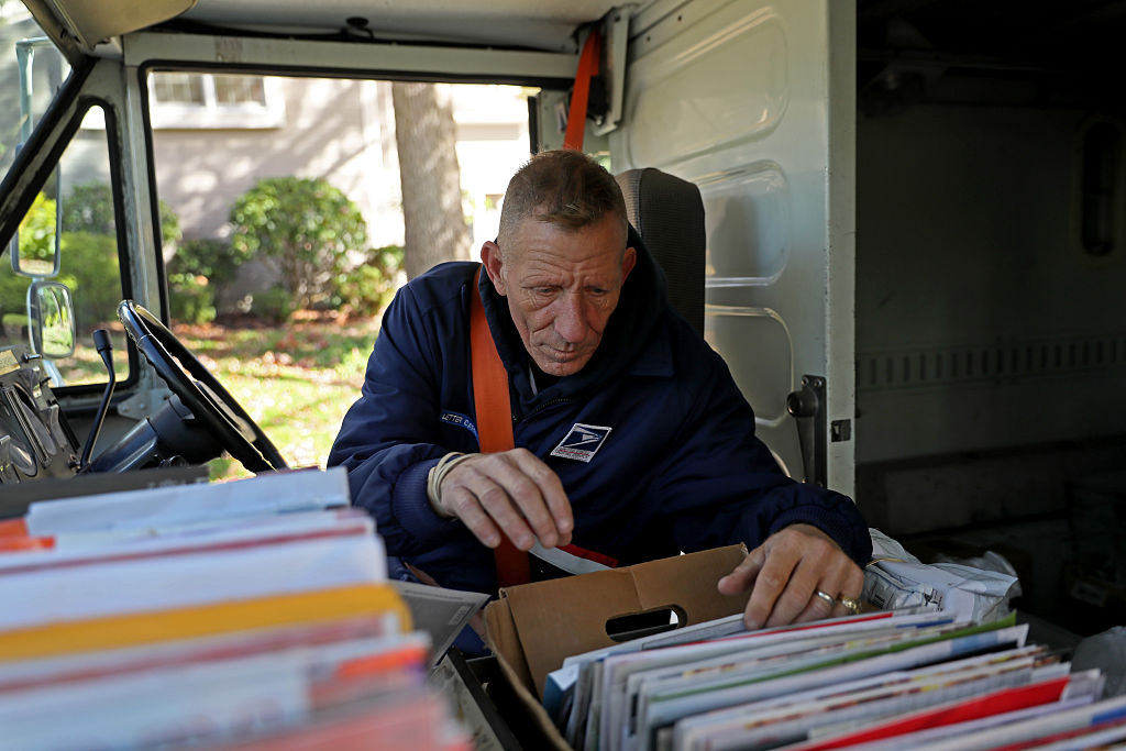 Postal Service poised to hire 500 workers