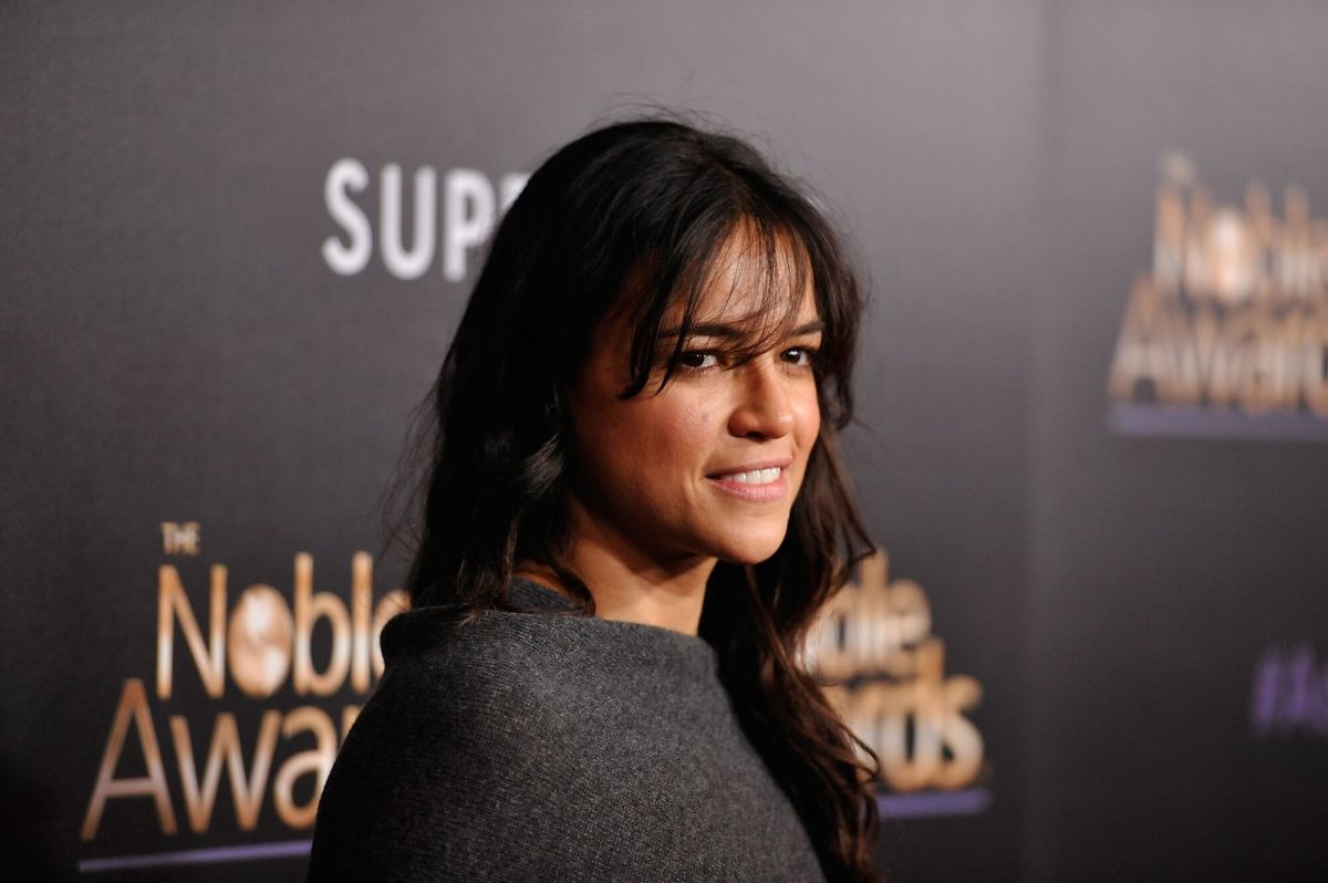 Michelle Rodriguez is sorry for something again