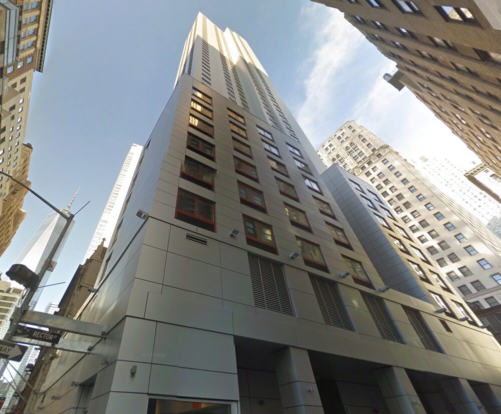 Manhattan Holiday Inn evacuates hundreds of guest after burst water pipe