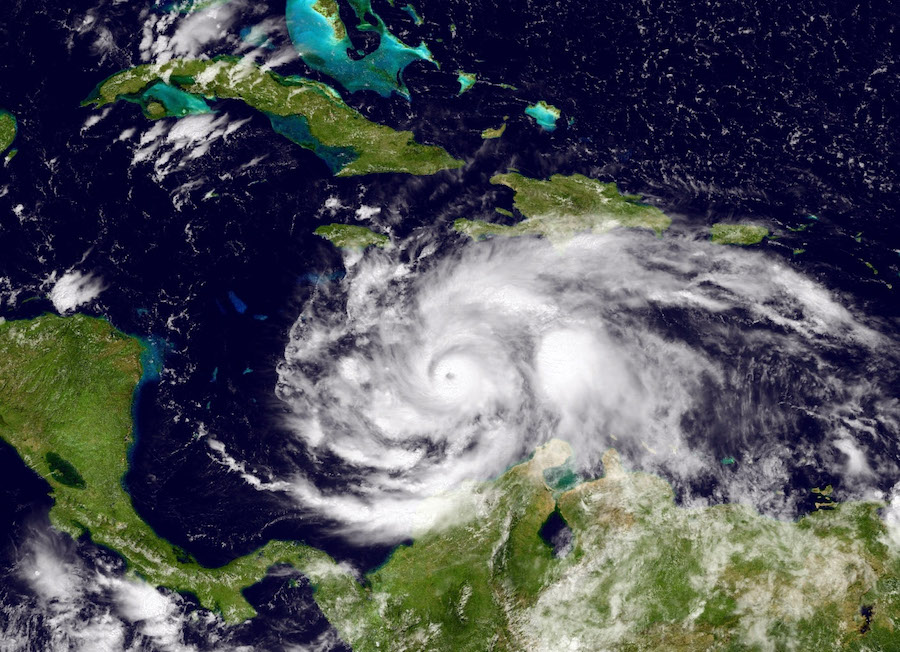 Bolaris Weather Watch: Matthew tearing through Caribbean