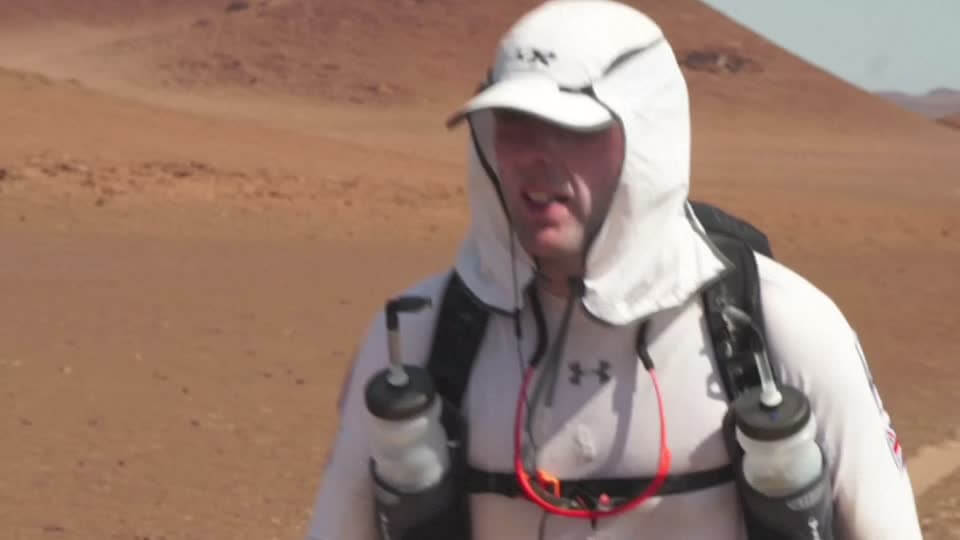 Blind athlete runs desert marathon unassisted using smartphone app