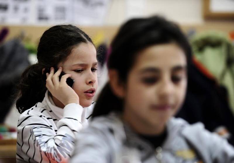 New York lifts years-long ban on cellphones in public schools