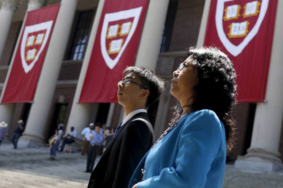 Hedge fund boss Paulson gives Harvard record $400 million