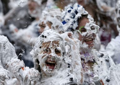 New St Andrews students welcomed with shaving foam fight