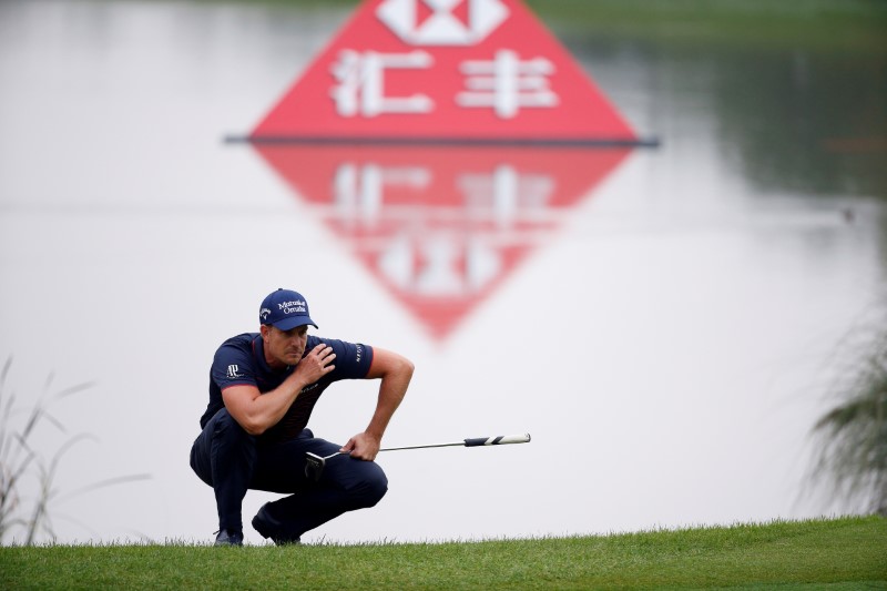 Swede Stenson mixes it with Dubai crowd