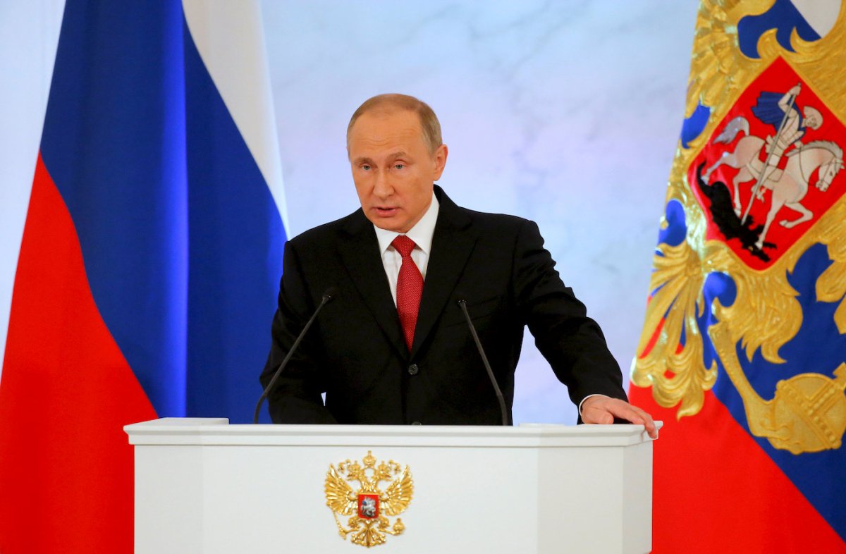 Putin curbs anti-Western rhetoric, says wants to get on with Trump