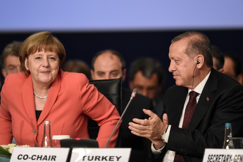 Erdogan, Merkel discussed EU responsibility in migrant crisis on phone: