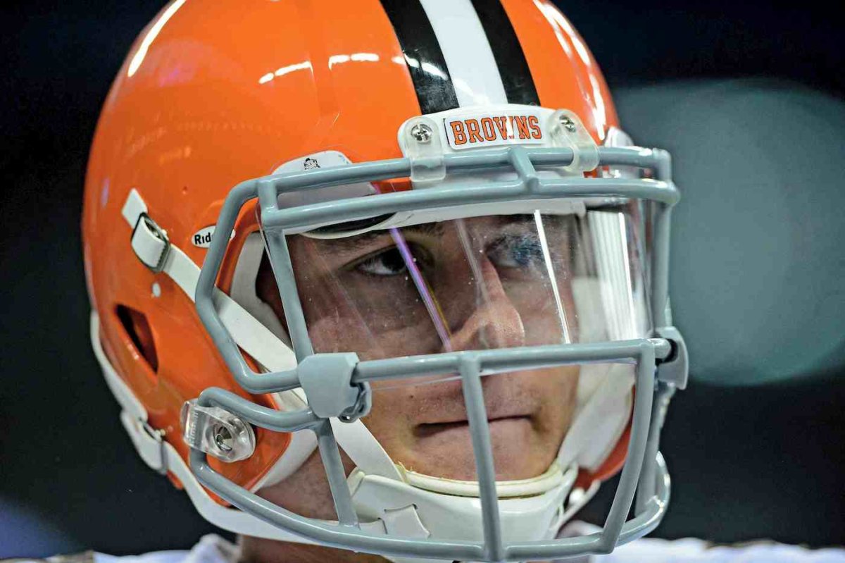 Texas prosecutor may drop assault charge under deal with Manziel