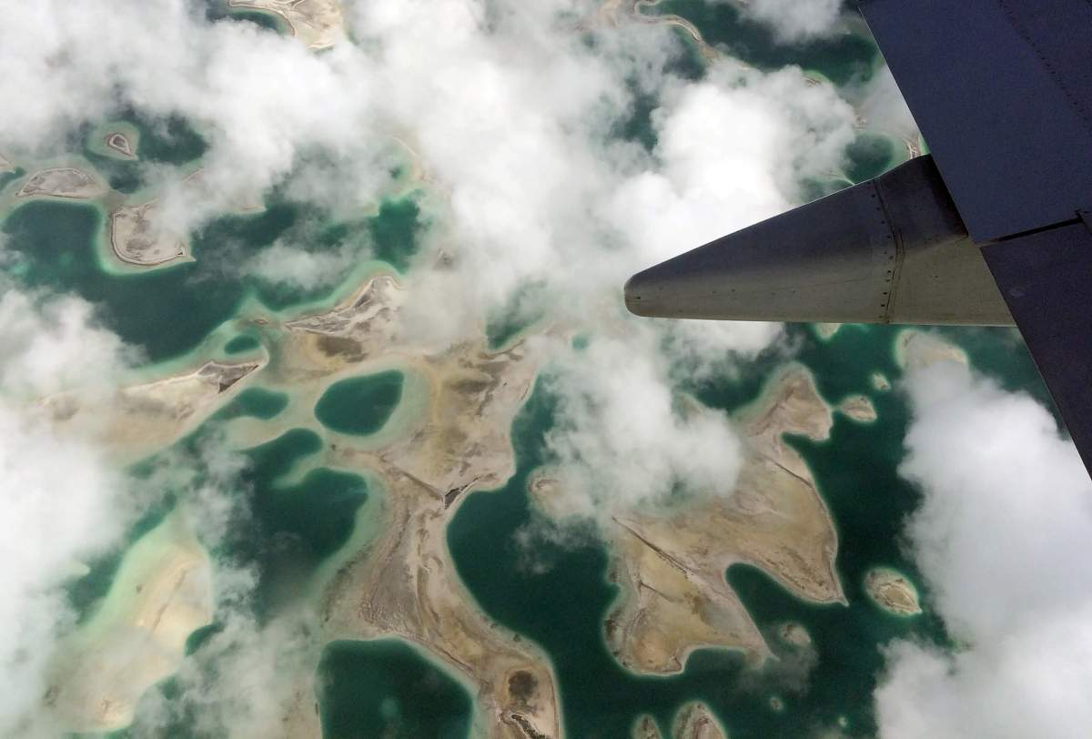 Taiwan says China lures Kiribati with airplanes after losing another ally