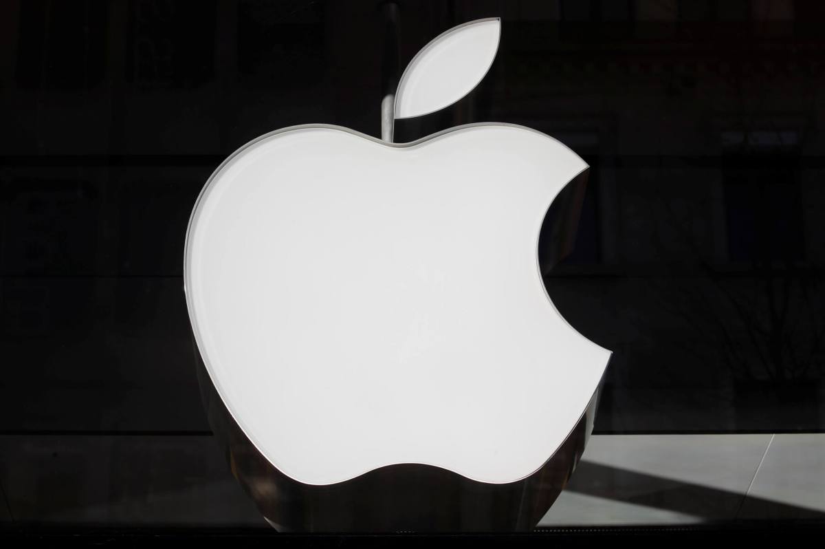 U.S. trade regulators approve some Apple tariff exemptions amid broader reprieve