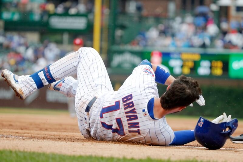Cubs third baseman Bryant exits with ankle surgery