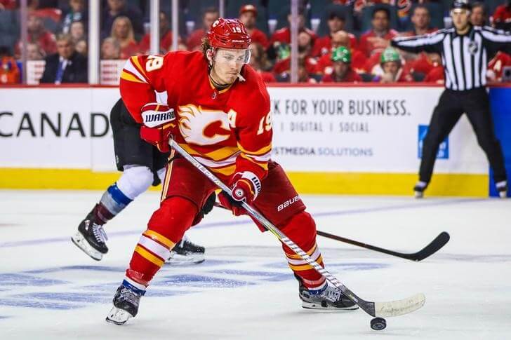 F Tkachuk becomes Flames’ highest-paid player