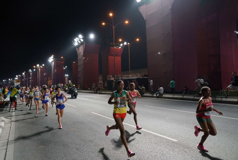One athlete briefly in hospital after women’s midnight marathon: IAAF