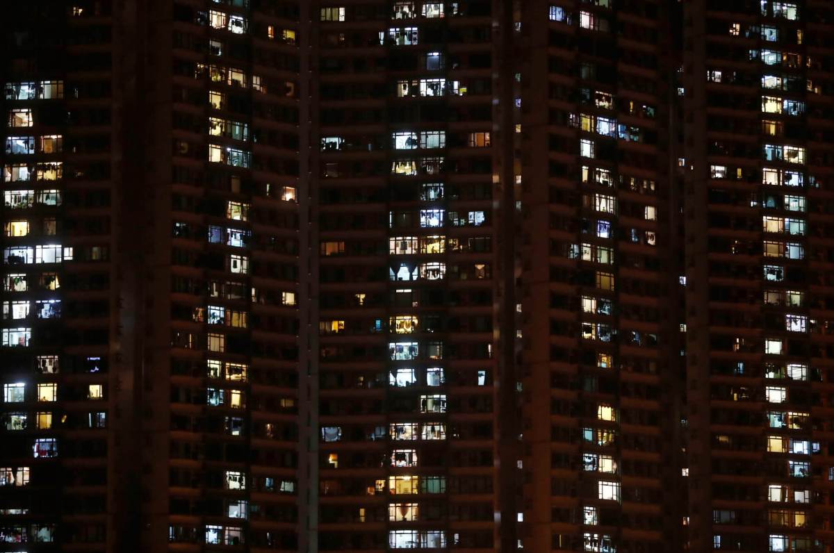 Hong Kong Aug home prices drop for third month, steeper declines forecast