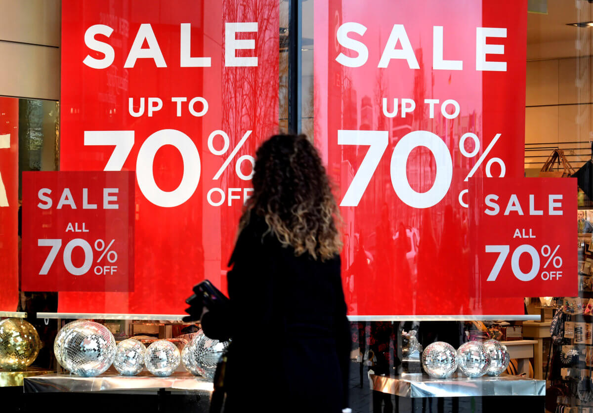 German retail sales rise slightly in August