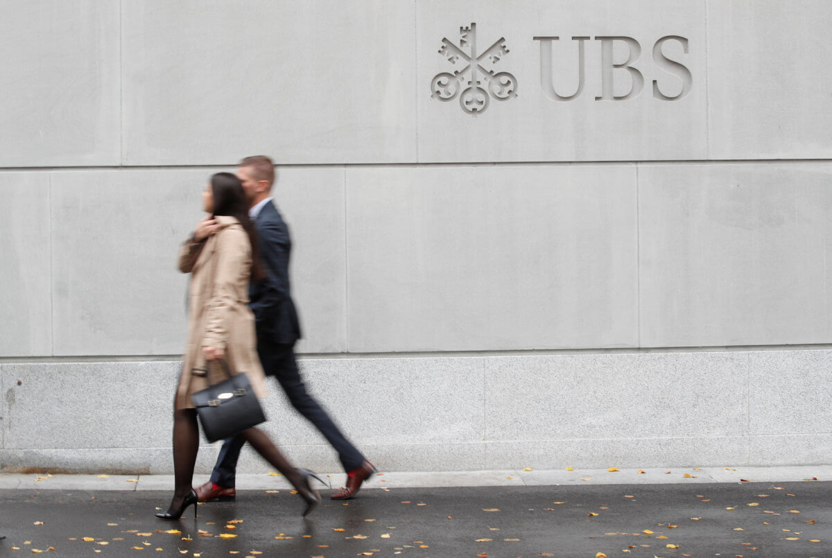 London court rules in favor of U.S. banker in Yukos case