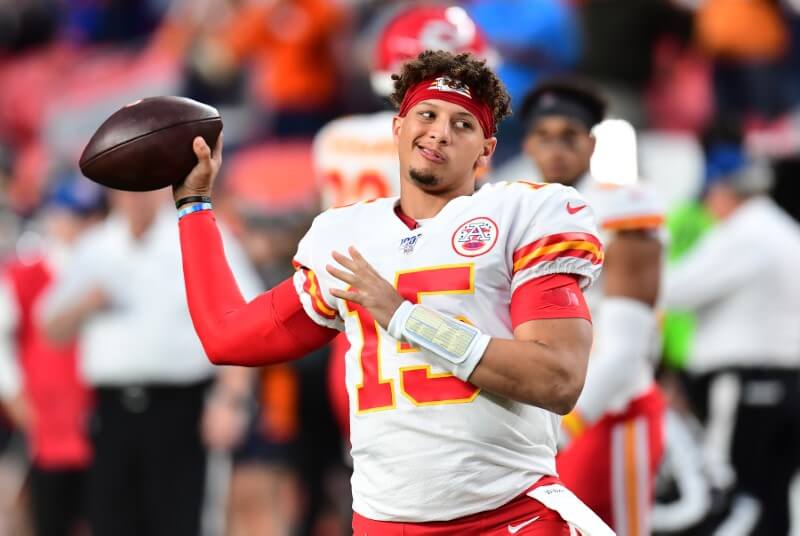 Chiefs QB Mahomes (knee) to miss limited time