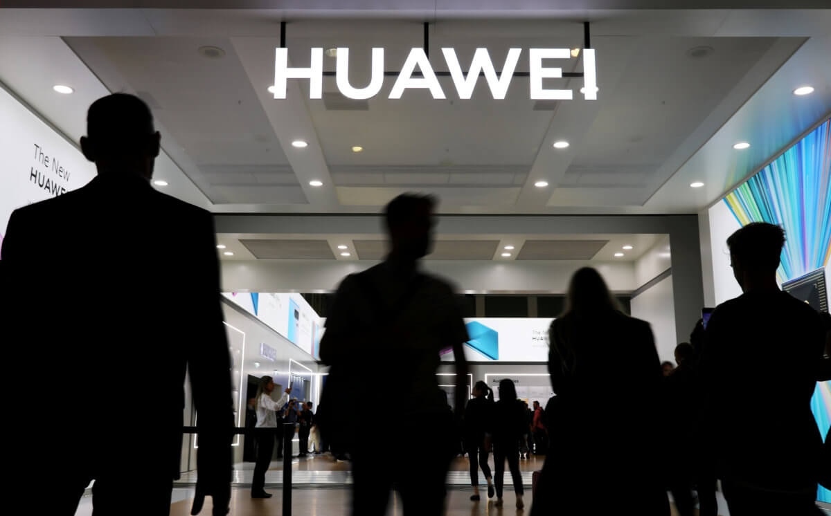U.S. regulator to bar China’s Huawei and ZTE from government subsidy program