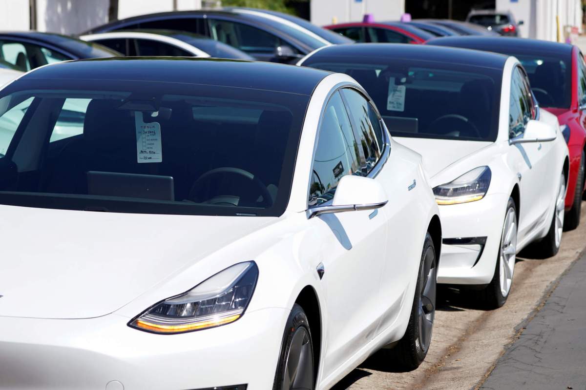 Tesla sedans regain recommended status in Consumer Reports survey
