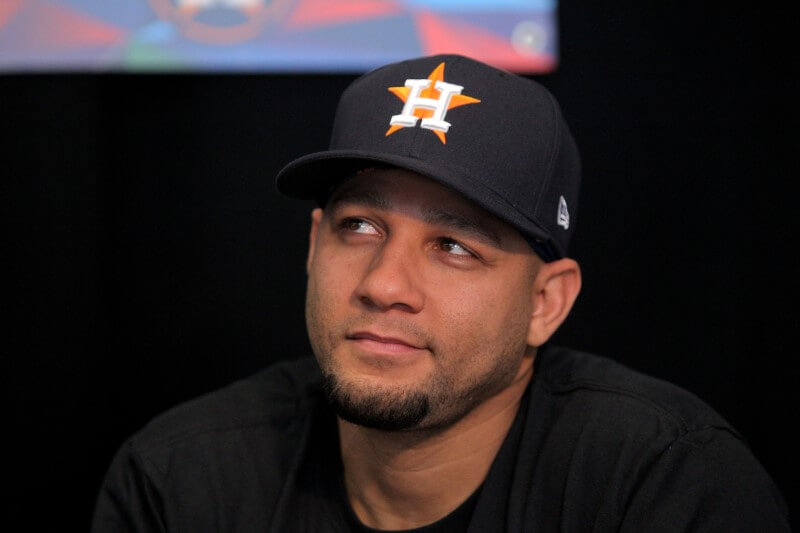 Astros agree to 2020 salary with Gurriel