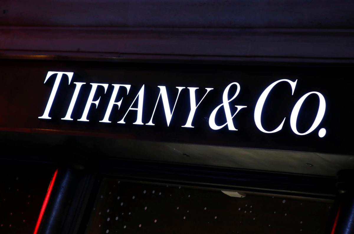 France’s LVMH close to buying Tiffany after sweetening offer: sources