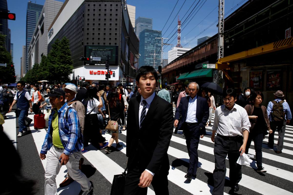 Japan service sector sentiment improves slightly in November: government