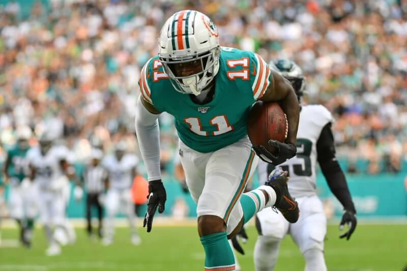 Dolphins WR Parker gets four-year, $40 million extension