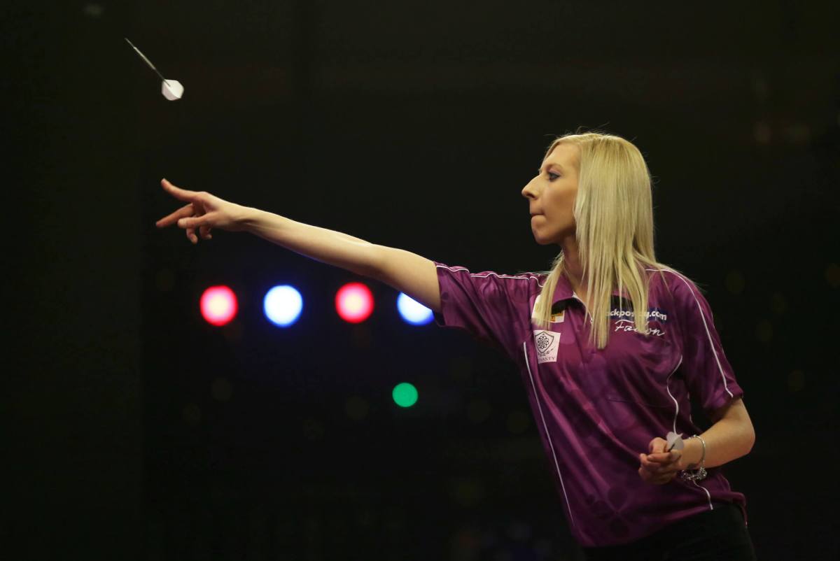 Darts: Sherrock continues fairytale run as ‘Queen of the Palace’