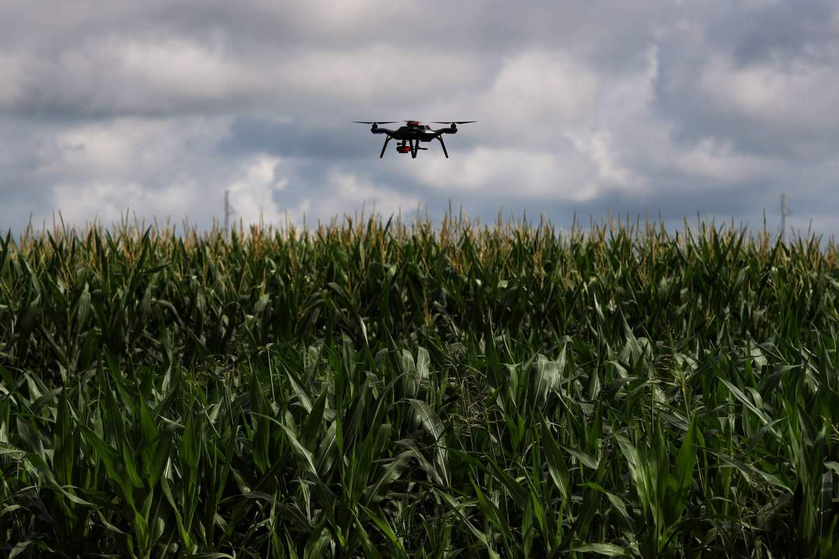 U.S. aviation regulator proposes tracking most drones