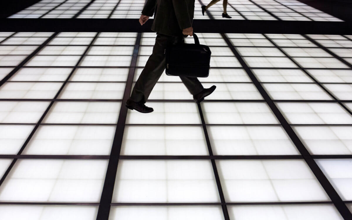 Japan jobless rate falls in November to 2.2%
