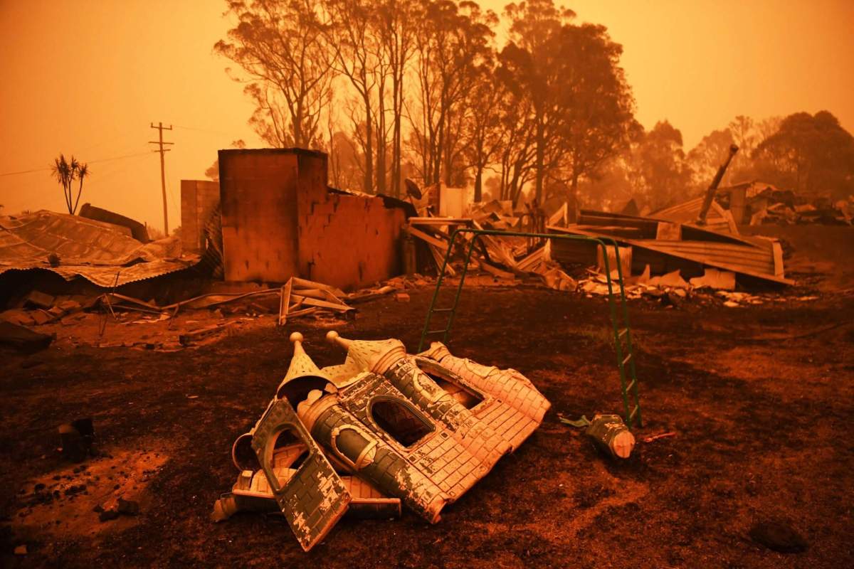 Australian bushfires hit businesses, damage still being assessed