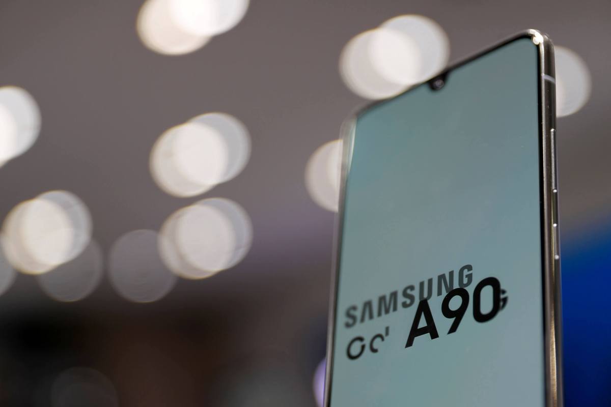 Samsung Electronics says profit fall likely milder than forecasts as chip prices bottom out