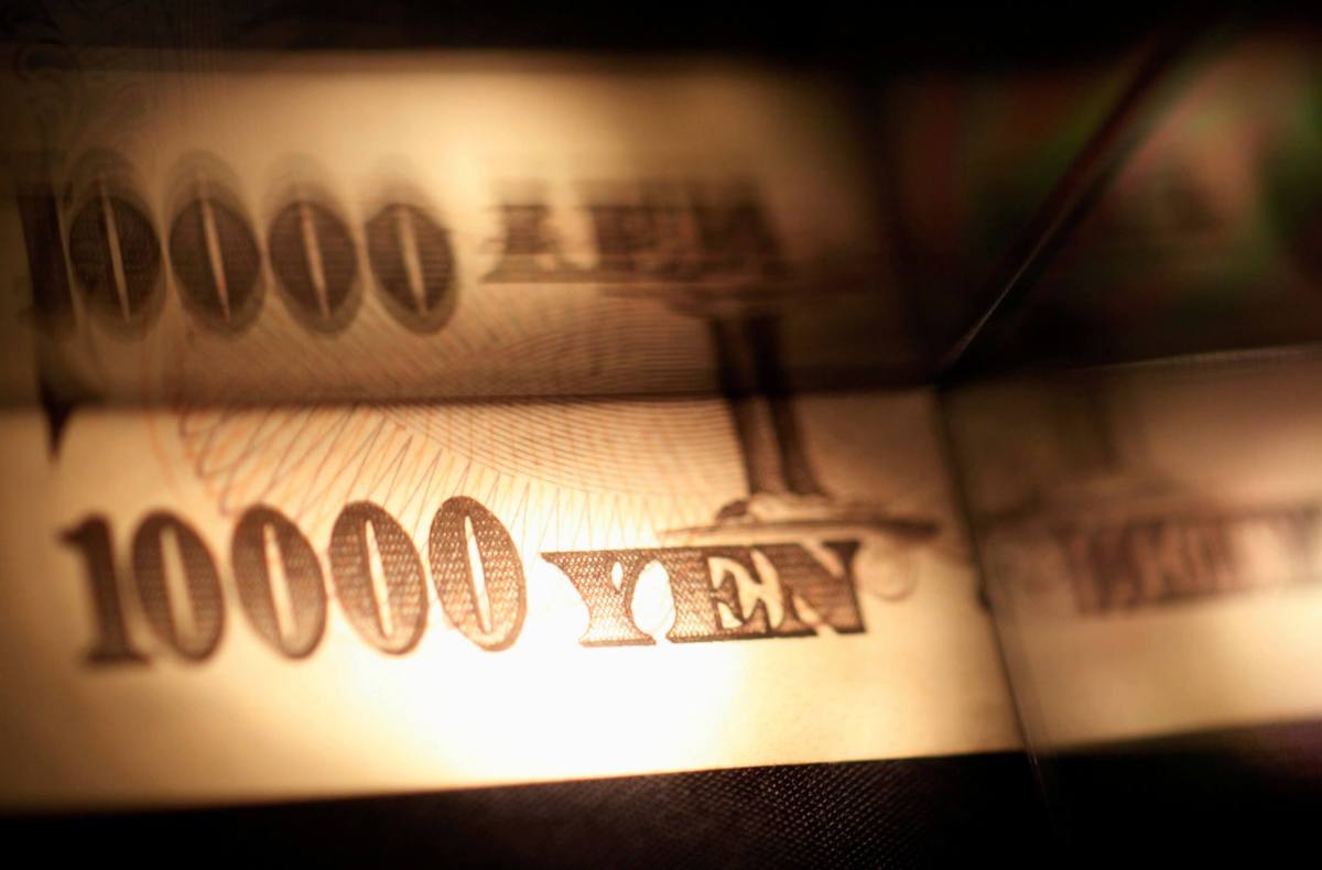 Yen yo-yos as Iranian strikes targeting U.S. forces put currencies in spin