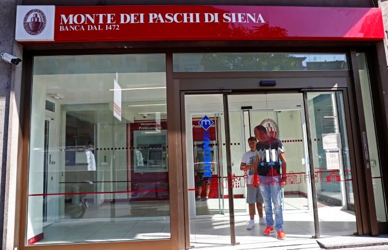 Bailed-out Monte dei Paschi taps bond market with 400 million euro issue