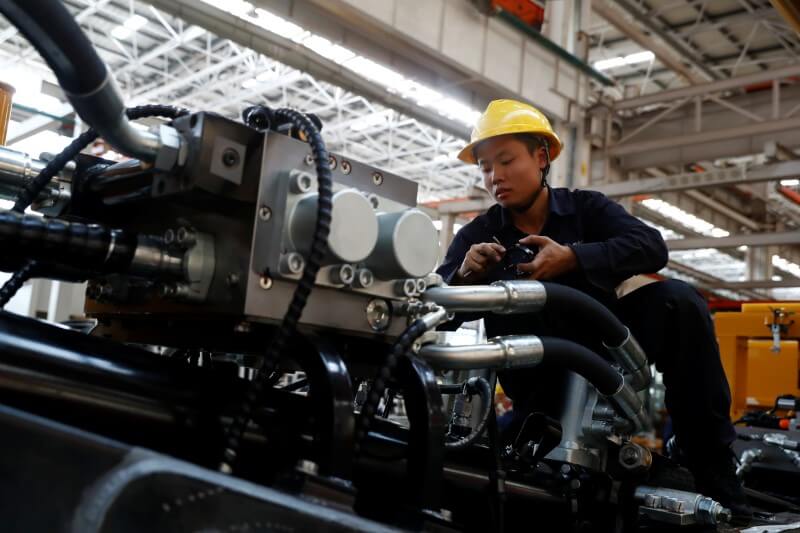 China faces big pressure in stabilizing industrial output growth in 2020