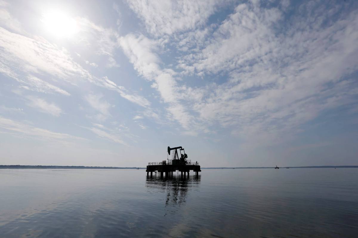 Oil market shrugs off Libya crisis amid ample global supply