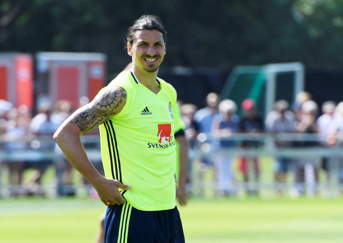Ibrahimovic could use days off to sign for United: Sweden coach