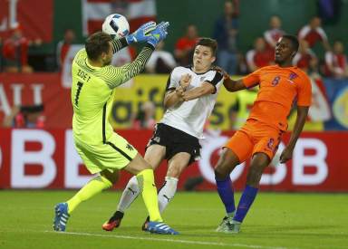 Austria suffer new defensive calamity in defeat by Dutch
