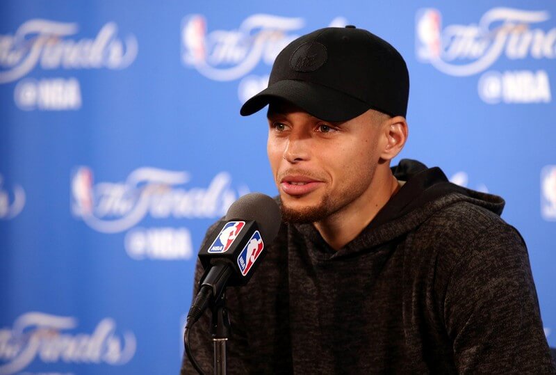 NBA MVP Curry to skip Rio Games to rest knee