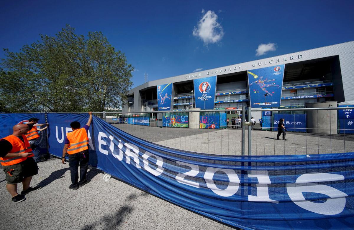 French cafes told not to host big outdoor Euro soccer parties