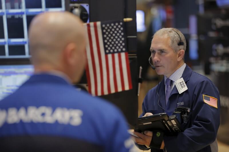 Wall St. slides for third straight session; big tech drags