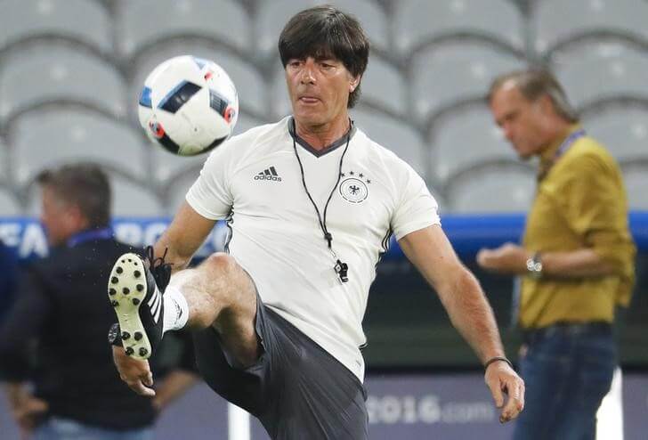 Loew’s ‘scratch and sniff’ video no issue says Germany’s Podolski
