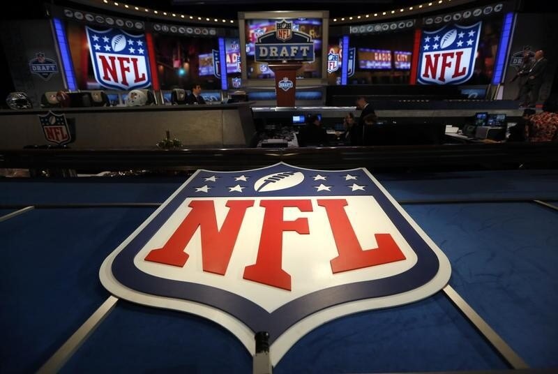 U.S. judge dismisses fans’ lawsuit against NFL over ‘Deflategate’