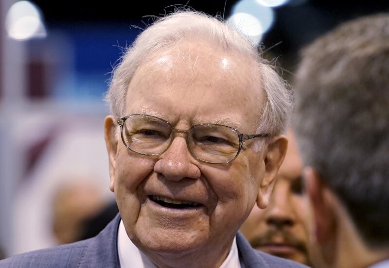 Buffett says anonymous woman wins $3.46 million charity auction for lunch