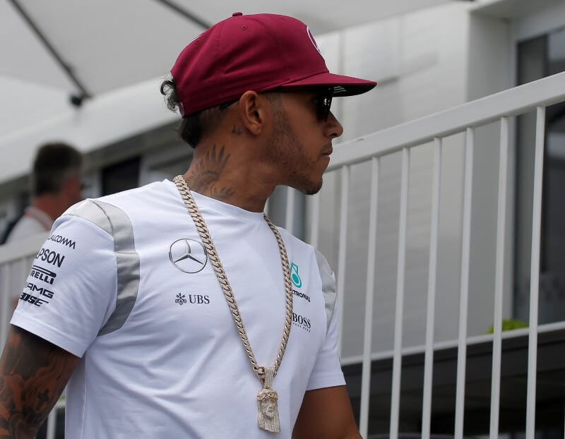Hamilton criticizes ‘moaning’ rivals on Baku debut