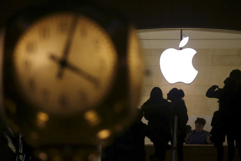 Apple to lose weighting in Russell index, shares could fall