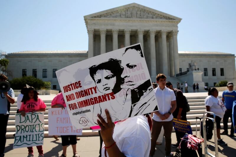 Supreme Court agrees to hear immigrant detention dispute