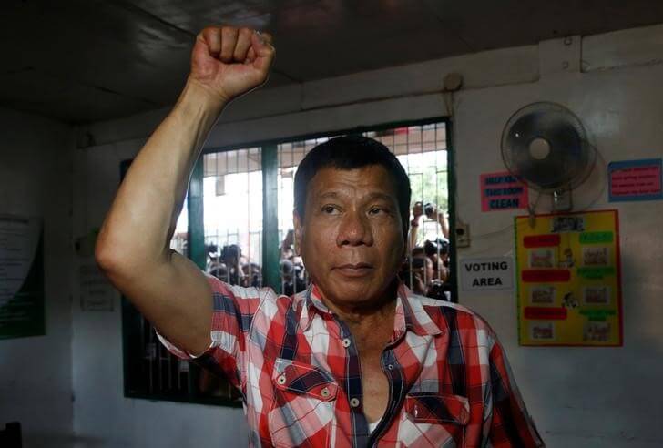 Duterte meets Philippine business elite: and talks about crime, again