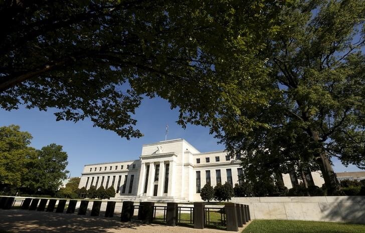 Fed warns U.S. equity valuations ‘well above’ median