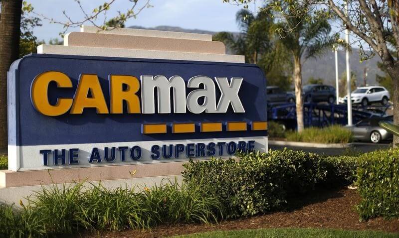 CarMax turns to online financing as used-car sales hit a bump
